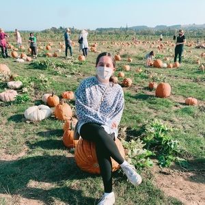 Meet your Posher, Leah